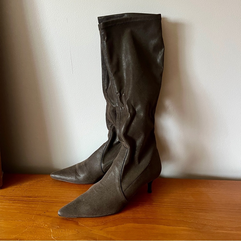 Donald J. Pliner Couture Elisa Tall Kitten Heel Boot - Brown - Size 8 Like New!